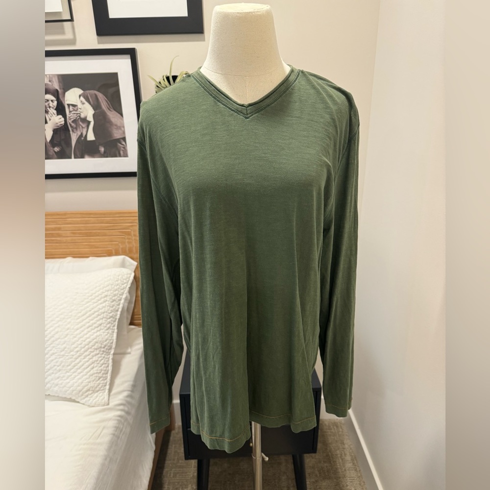 Men’s Tadd ‘Chip’ Long Sleeve V-Neck Tee, Green, LARGE